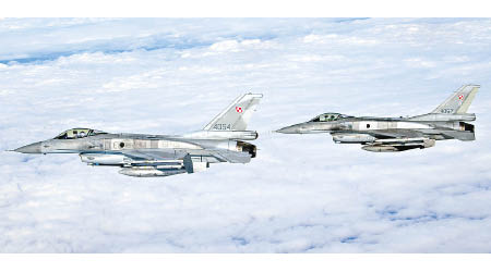 波蘭空軍F16戰機參與冰島空中警戒任務。