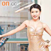 袁小曼已和模特兒公司簽約，盼以巨胸突圍。