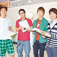 左起：Otto、Eric、莫俊堯及歐俊濤日前齊齊去捐血。