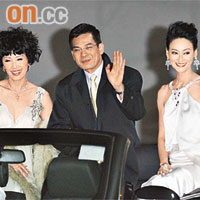 左起：韓馬利、李國麟及惠英紅乘車出場。
