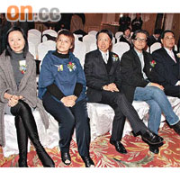 四台代表曾在去年十一月召開記者會，公布頒發傳媒大獎事宜。（左起）甘菁菁、葉碧梅、馮偉棠、陳家揚、黃龍德