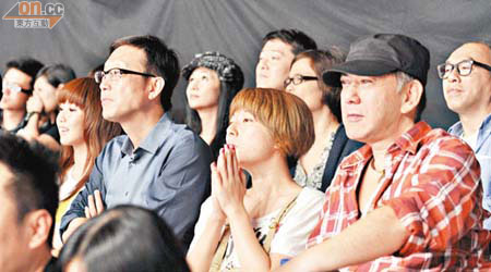曾與周董合作《頭文字D》的秋生（右）及導演劉偉強（左）均有捧場。