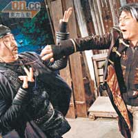 錢小豪（右）和元華兩名打得之人拳拳到肉。