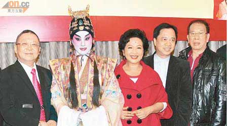 （左起）李居明、蓋鳴暉、家燕姐