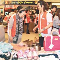 王友良發起義賣幫助日本地震災民。