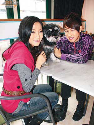文恩澄及吳彤同樣是愛狗之人。