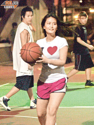 A. Lin近期經常打籃球減肥，想不到在球場認識金融「財」俊。