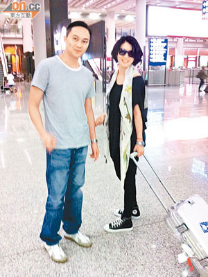 靚靚於外地工作回港，Chilam親到機場接愛妻。