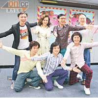 黃宇詩與導演高志森、高皓正及黃嘉威一齊綵排舞台劇。