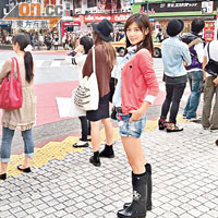 Elva難得有時間行街，更在日本街頭留倩影。