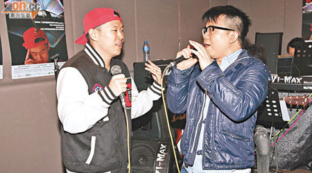 MC Jin（左）與陳奐仁綵排jam歌。