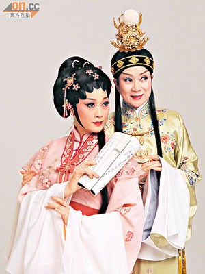 陳寶珠（右）與蔣文端合演的《紅樓夢》四月開騷。
