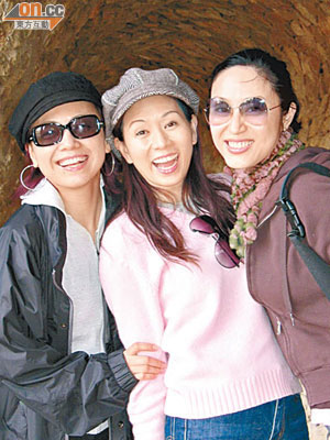 鄧萃雯（左起）、娟妹與陳法蓉生前感情要好。