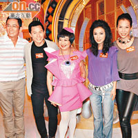久未亮相無綫節目的蔡少芬、吳啟華及米雪（右二）等到家燕姐主持之節目錄影。