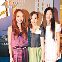 （左起）四洲集團太子女戴凱欣、設計師羅可旋及傅明憲昨日喜相逢。