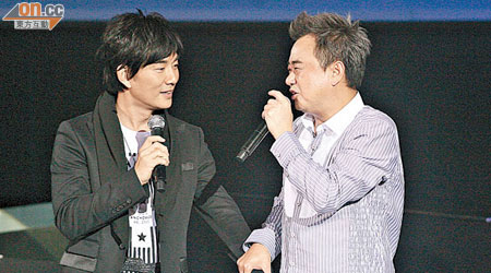 陳昇（右）邀得好友任賢齊合唱掀起高潮。