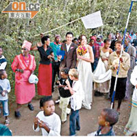吳彥祖與Ｌisa 2010年在非洲舉行婚禮。