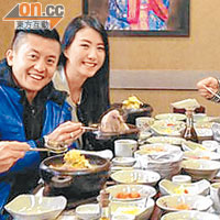 攝製隊和陳嘉桓在當地吃了不少美食。