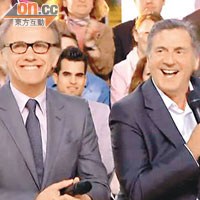 事前風騷<BR>未發生槍擊案前，基斯杜化（左）與Daniel Auteuil談笑風生做直播節目。