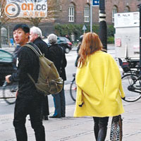 祖兒日前被拍到與男友劉浩龍同遊英國。