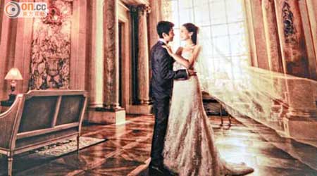 圓圓與加讚的婚照於巴黎一間酒店取景，浪漫又甜蜜。