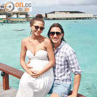 Cara與老公在馬爾代夫享受陽光與海灘。