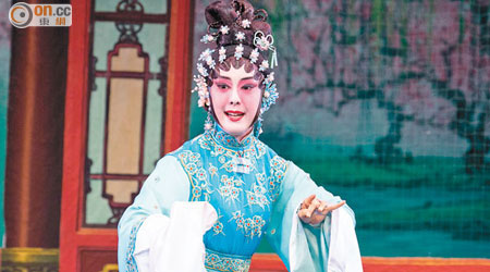 李沛妍出身粵劇世家，跟前輩阿刨同台演出，收穫甚豐。