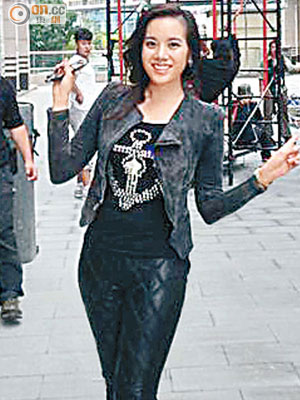 湛琪清在戲中飾演一名傻氣大家姐。