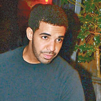 Drake暗寸Rihanna似「魔鬼」，但又不介意再會面。（Splash News／東方IC圖片）