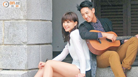 歌手吳若希（Jinny）和馮允謙（Jay）日前「情侶檔」為鞋履品牌拍攝造型照。