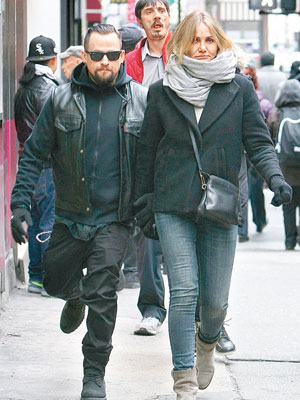 金美倫跟男友Benji在紐約街頭拍拖，兩人的戀情發展順遂。（東方IC圖片）