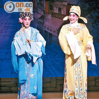 阿刨昨晚與鄭雅琪（左）和李沛妍落力演出。