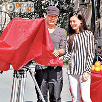 JM（右）於上海拍攝新劇，將有排忙。