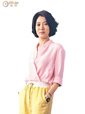 3.1 Phillip Lim<br>粉紅色上衣 $4,890、米黃色長褲 $5,390