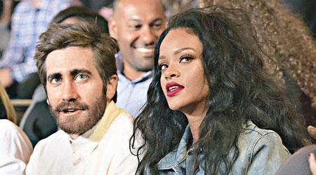 Rihanna與積佳蘭賀睇拳賽，相當投契。（東方IC圖片）