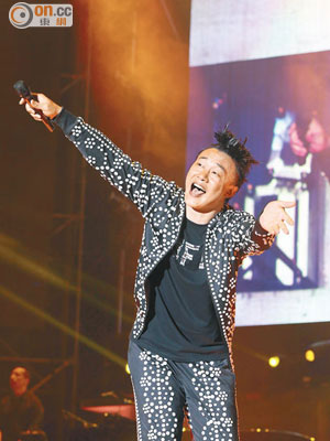 陳奕迅被傳以300萬元天價酬勞，為好友韓紅出賽《我是歌手3》。（資料圖片）