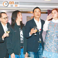 電影叫好叫座，楊受成（左起）、邱禮濤、任達華及蔡卓妍飲得杯落。