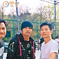 周杰倫（左二）透露首次於北京跟朋友打籃球。