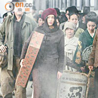 全智賢主演的新片《暗殺》昨日公開新劇照。