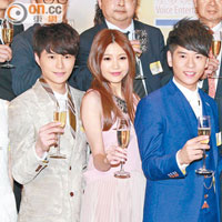 右起：鄭俊弘、許廷鏗及胡鴻鈞被選中唱港姐主題曲。