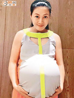 蕭定一太太陳敏現時懷雙胞胎第37周，將選擇自然分娩。