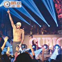 Chris在Club Cubic開騷，令fans熱血沸騰。