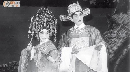 汪明荃與林家聲在1983年共演《天仙配》，有傳汪明荃曾掟劇本以示不滿。（黑白圖片）