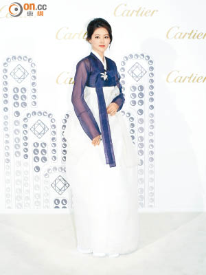 李英愛相隔11年再拍劇，以100萬港元一集的片酬演「韓國國母」申師任堂。