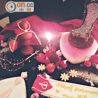 壽星袁詠儀喜獲印有香港小姐logo的生日蛋糕。