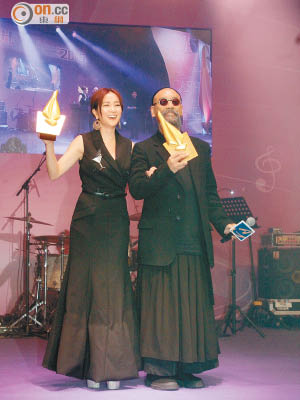 謝安琪和麥浚龍合唱的大熱作品奪最佳歌曲。