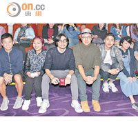 林海峰（左起）、楊千嬅、黃修平、蘇麗珊（右）等前晚出席謝票活動。