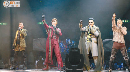 黃家強（左起）、任賢齊、蘇永康和梁漢文各以不同顏色歌衫亮相，並大鬥唱功。