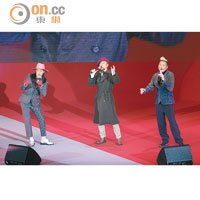 左起：蔡一智、蔡一傑、蘇志威<br>草蜢擔任嘉賓獻唱。