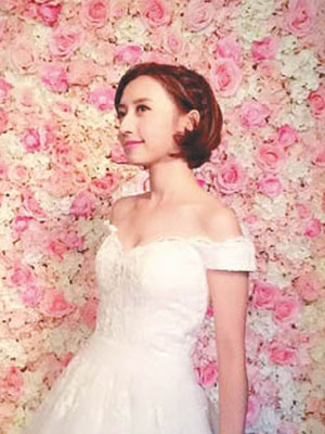 龔嘉欣昨日上載婚紗照並發「千字文」隔空感謝身邊人令她很幸福。